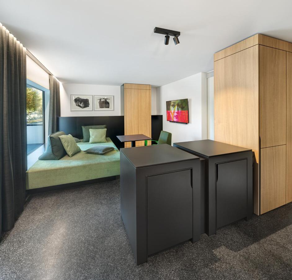 Royal Aparthotel 4*